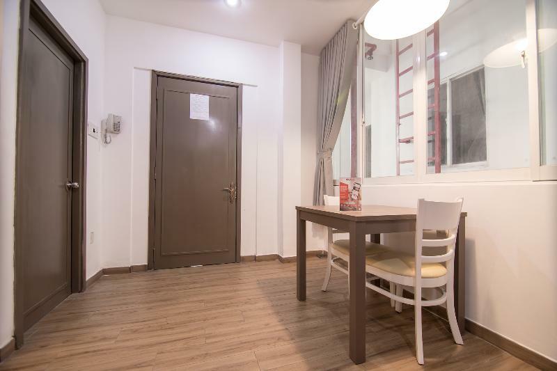 Reddoorz Plus Near Tan Dinh Market Ho Chi Minh City Exterior photo